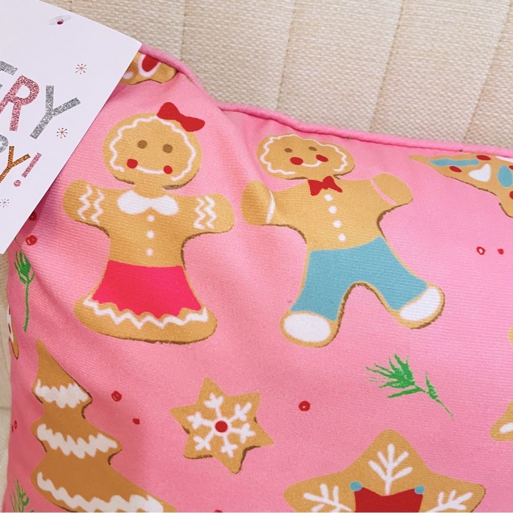 NEW Very Merry Pink Gingerbread Cookie Christmas Holiday Decorative Throw Pillow - Picture 2 of 4